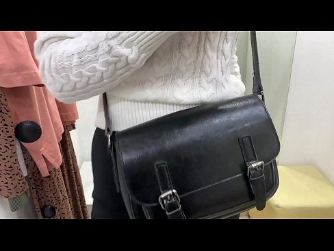 ❤️ Nuoren nartun FeralBerryn julkinen itsetyydytys dildolla sovituskopissa ️ Vittu video at fi.befuck-net.ru ❌